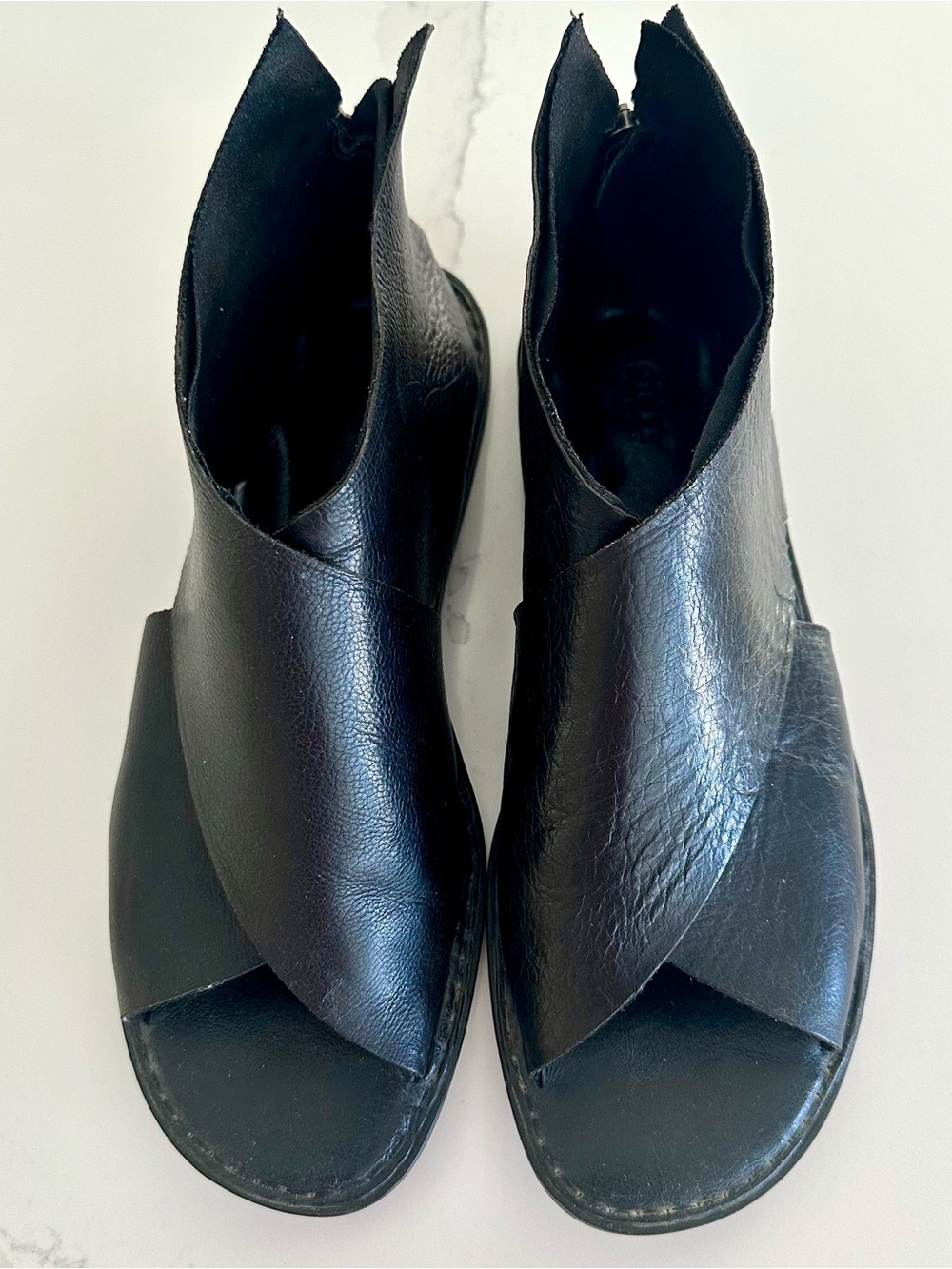 Born Iwa Black Leather Ankle Zip Sandals Size 10M